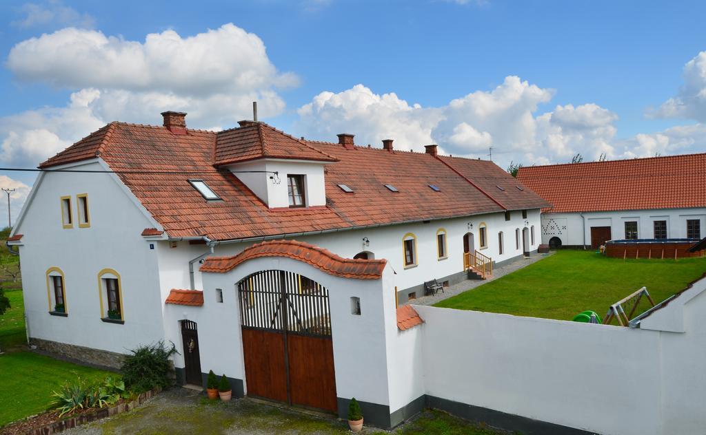 Blazkuv Statek Appartement Malsice Buitenkant foto