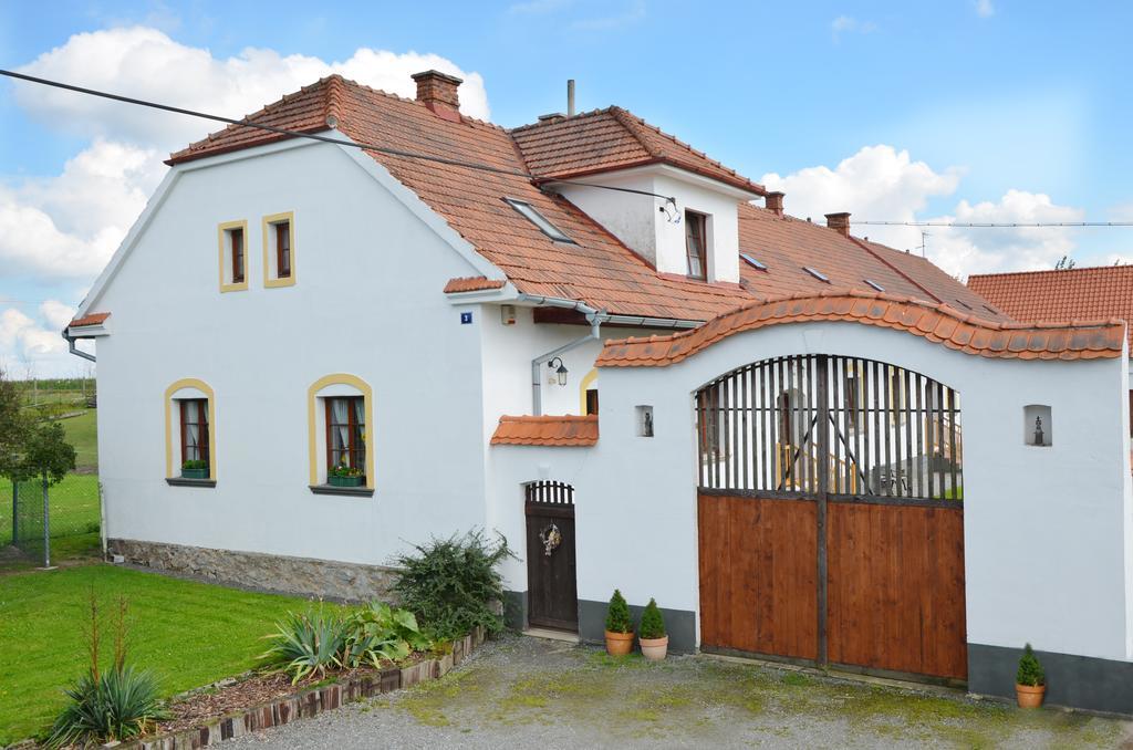 Blazkuv Statek Appartement Malsice Buitenkant foto