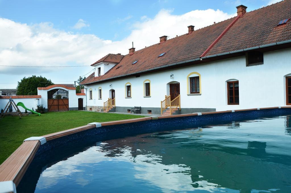 Blazkuv Statek Appartement Malsice Buitenkant foto
