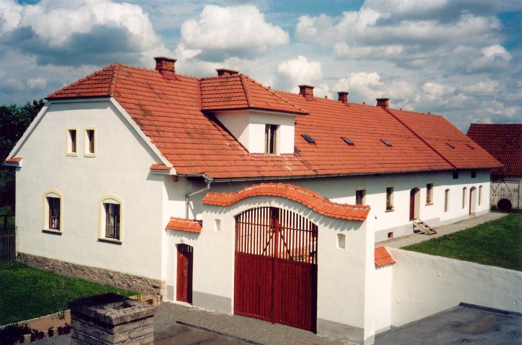 Blazkuv Statek Appartement Malsice Buitenkant foto