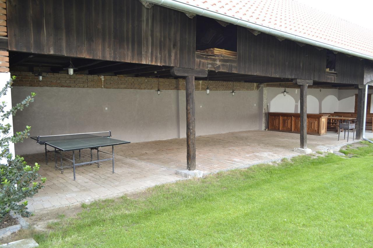 Blazkuv Statek Appartement Malsice Buitenkant foto