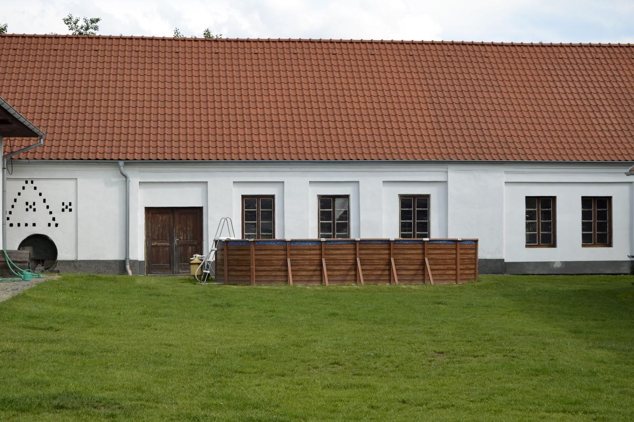 Blazkuv Statek Appartement Malsice Buitenkant foto