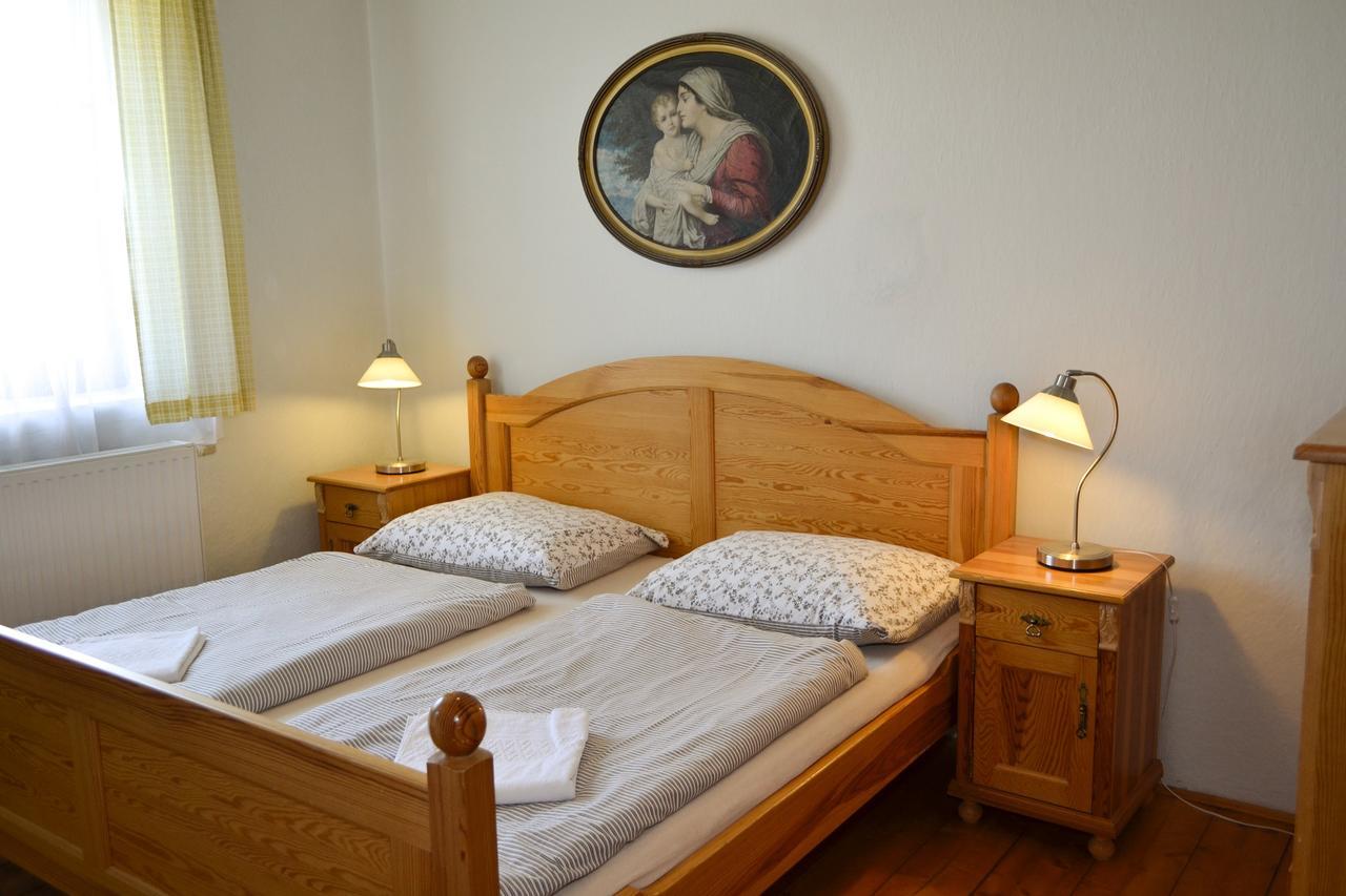 Blazkuv Statek Appartement Malsice Buitenkant foto