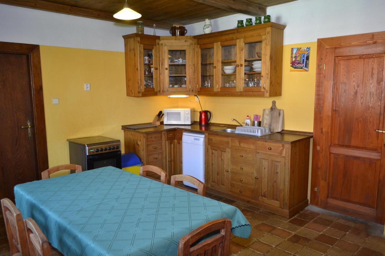 Blazkuv Statek Appartement Malsice Buitenkant foto