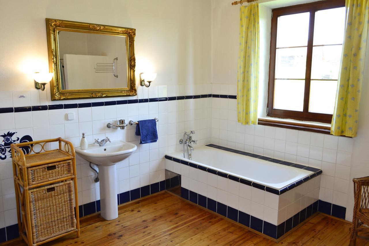 Blazkuv Statek Appartement Malsice Buitenkant foto