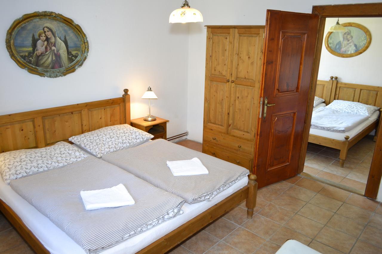 Blazkuv Statek Appartement Malsice Buitenkant foto