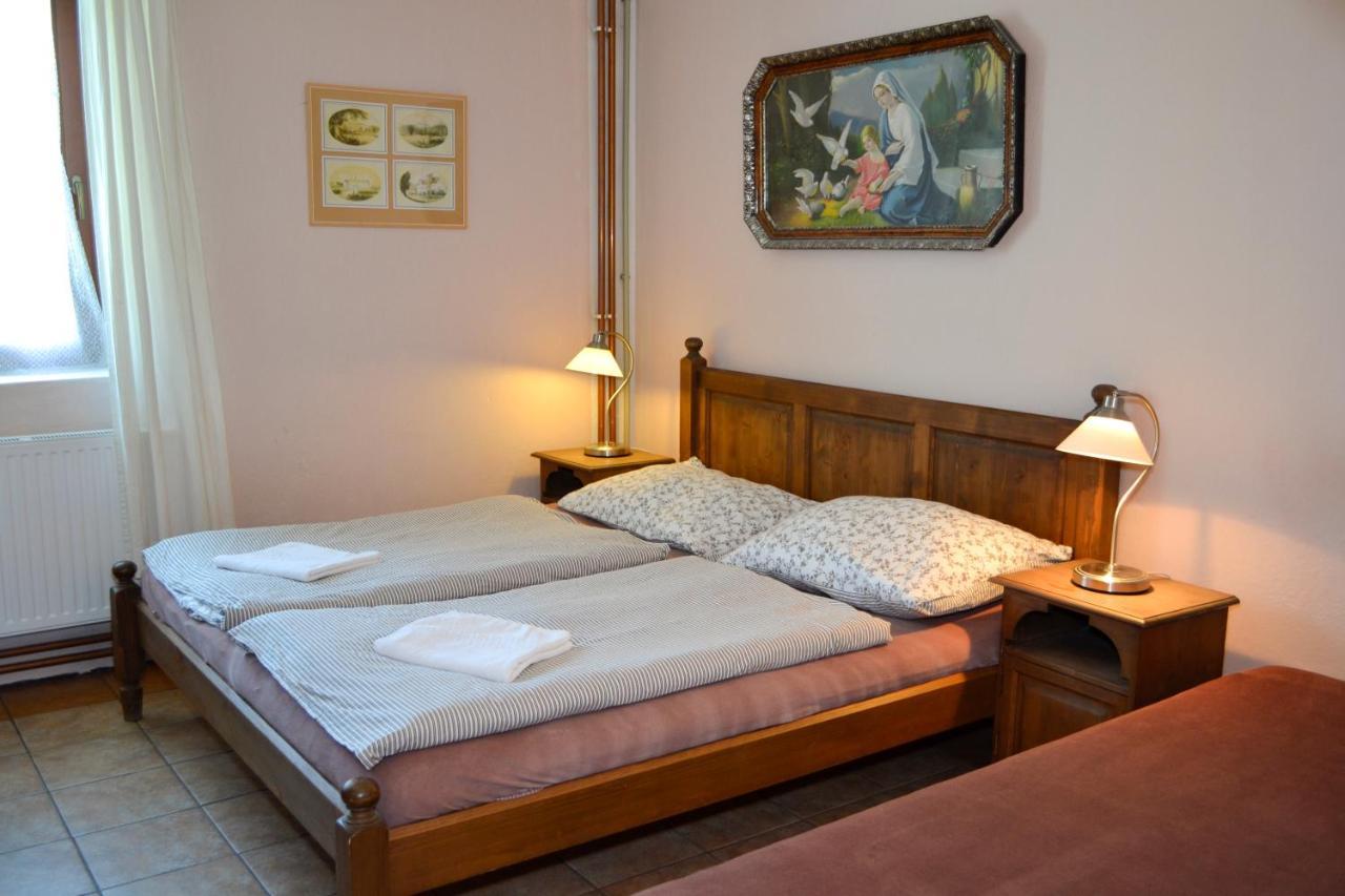Blazkuv Statek Appartement Malsice Buitenkant foto