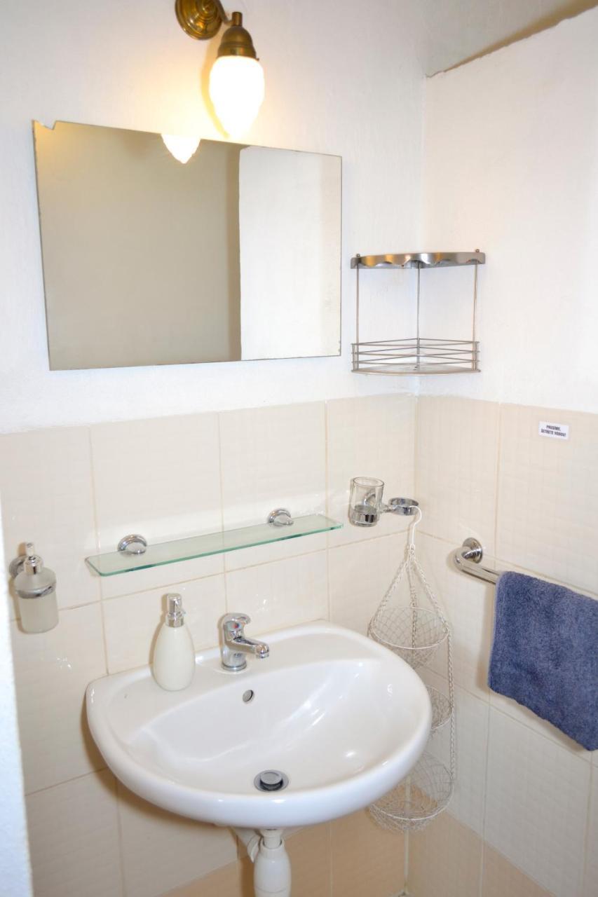 Blazkuv Statek Appartement Malsice Buitenkant foto