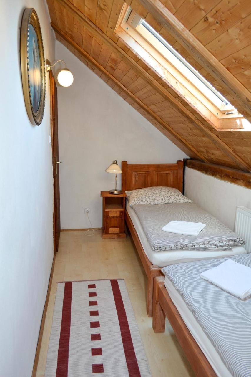 Blazkuv Statek Appartement Malsice Buitenkant foto